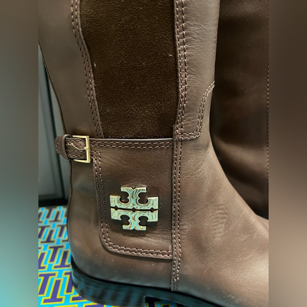 Tory Burch Wyatt Boot Calf Leather/Stretch - Picture 4 of 16